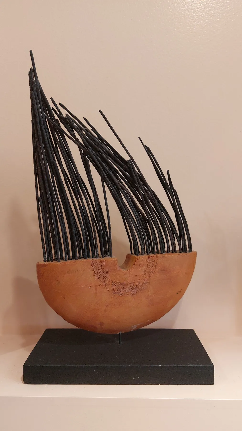 Scultura artistica esposta nel salone